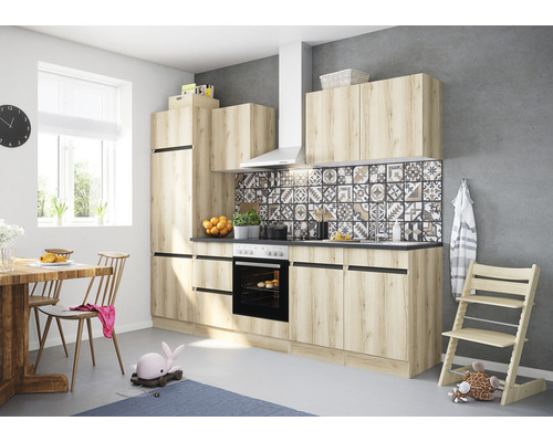 Cuisine avec table à manger, chaise haute pour enfant et jouets