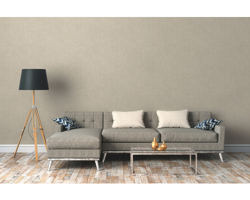 Wohnzimmer mit Sofa, Couchtisch und Stehlampe für eine helle und organisierte Atmosphäre