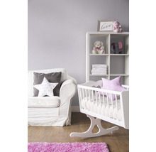 Chambre d''enfant avec berceau, canapé et étagère