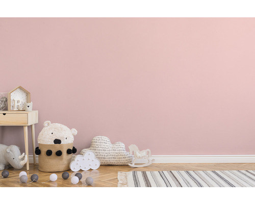 Chambre d''enfant avec table de chevet, jouets et tapis