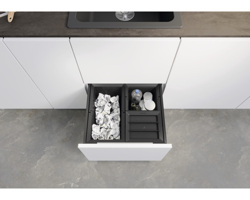 Meuble de cuisine ouvert avec système de tri des déchets