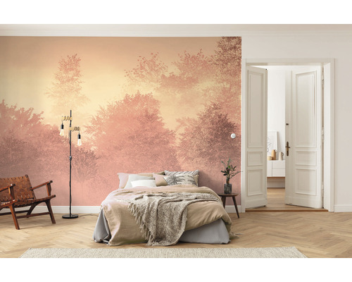 Chambre à coucher avec papier peint photo à motif de forêt, lit et lampe