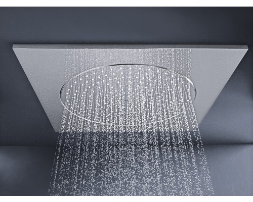 Douche de plafond avec jet d''eau circulaire en fonctionnement