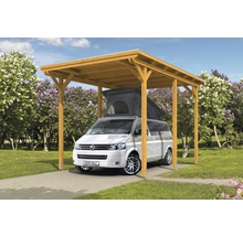 Holzcarport mit Auto im Garten