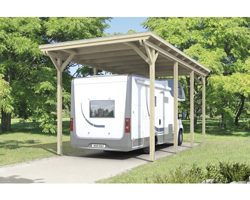 Abri en bois pour camping-car dans le jardin