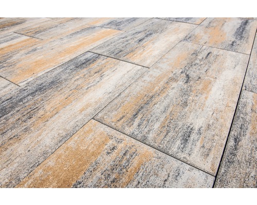 Pose de pavés en béton à l''extérieur