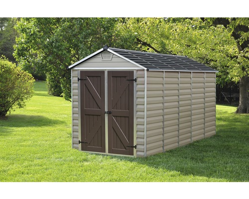 Abri de jardin en plastique avec double porte dans le jardin