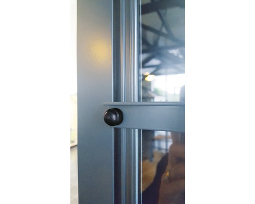 Vue détaillée d''une porte intérieure avec poignée