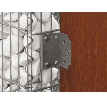 Gabion fixé avec une équerre de fixation sur une plaque d''acier