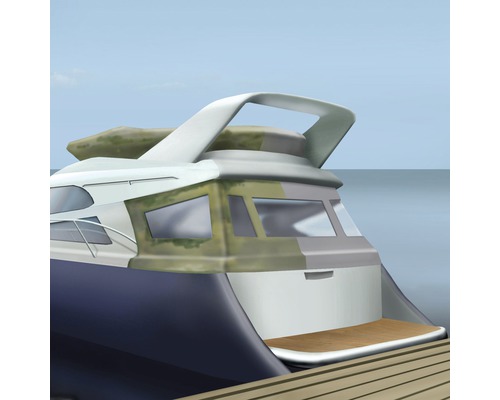 Heckansicht eines Bootes am Hafen