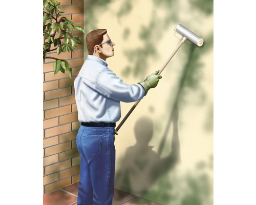 Eine Person verwendet eine Farbwalze an einer Wand im Aussenbereich.