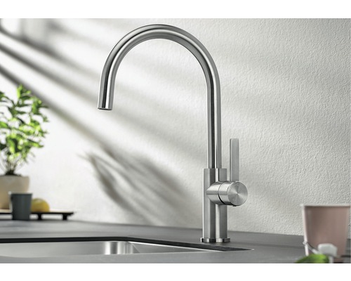 Robinet de cuisine en métal avec bec haut