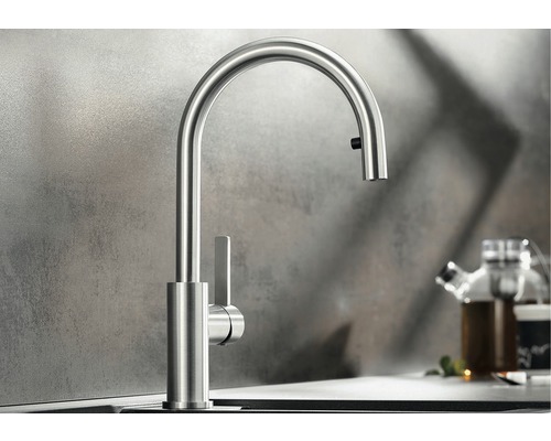 Robinet de cuisine en métal avec bec haut