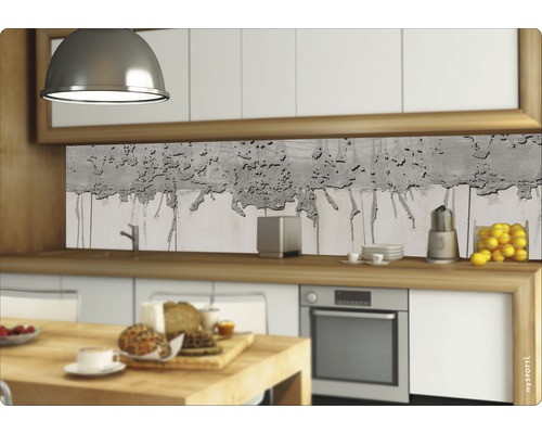 Crédence de cuisine aspect béton dans une cuisine moderne