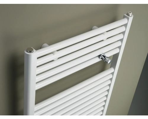 Radiateur sèche-serviettes blanc avec vanne de radiateur