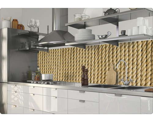 Crédence de cuisine aspect corde dans une cuisine moderne.