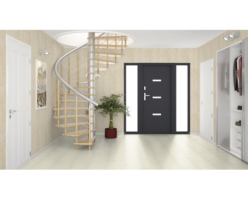 Couloir avec escalier en colimaçon, porte d''entrée et vestiaire