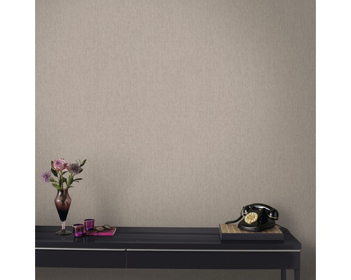 Papier peint décoratif avec un design minimaliste sur un mur