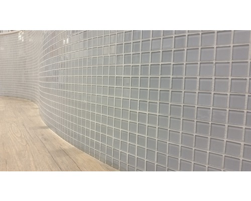 Décoration murale avec des carreaux de mosaïque en verre