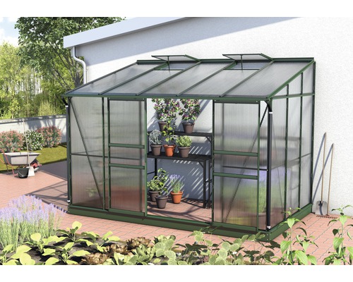Anlehngewächshaus Vitavia Ida 6500 Hohlkammerplatten 4 mm 201x324 cm grün Gewächshaus mit Regalen an einer Hauswand im Garten