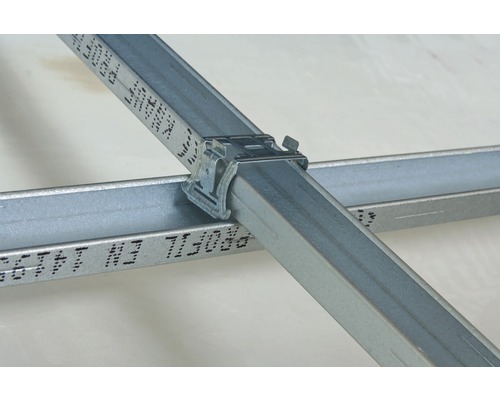 Profilés métalliques avec clip de fixation pour construction sèche