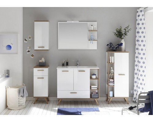 Salle de bain avec meuble sous-vasque, armoire de toilette, armoire haute et commode en blanc et aspect bois