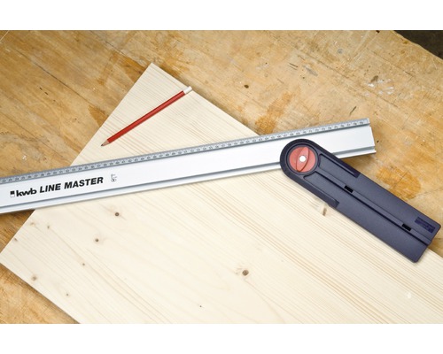 Planche en bois avec rapporteur d''angle, crayon et règle à découper KWB Line Master