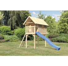 Cabane de jeux avec toboggan et échelle dans le jardin