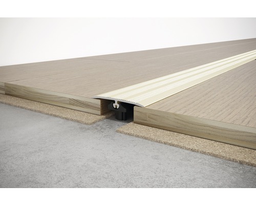 Bodenprofil aus Aluminium zwischen zwei Holzböden