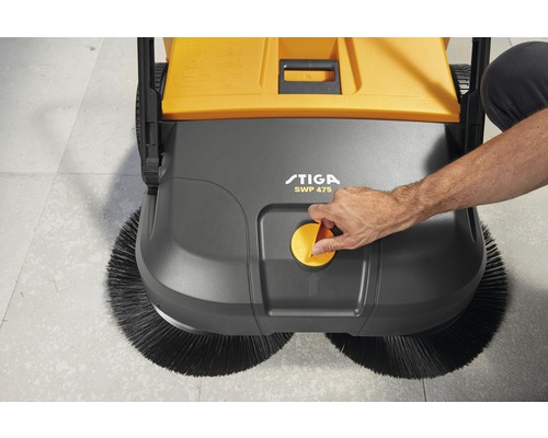 Balayeuse Stiga avec brosse noire et récipient jaune