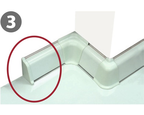 Plinthe en plastique avec embout