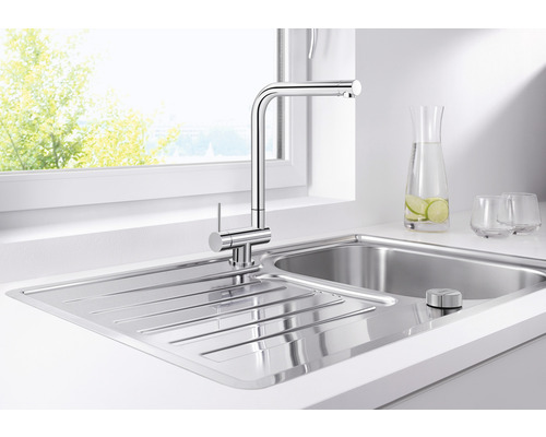 Évier de cuisine en acier inoxydable avec robinet et égouttoir