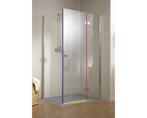 Duschkabine aus Glas mit Beschlägen im Badezimmer