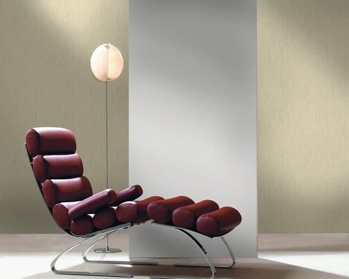 Scène avec une chaise longue en cuir rouge et un lampadaire