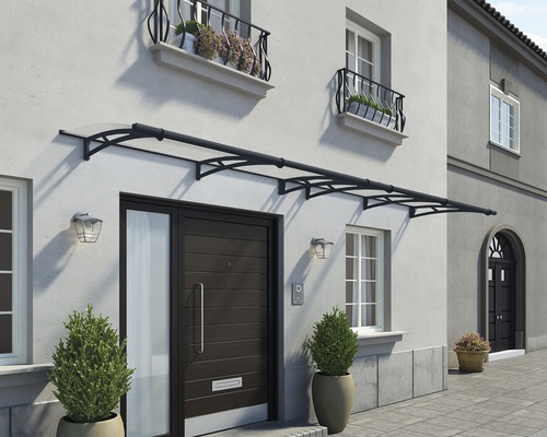 Auvent au-dessus d''une porte d''entrée sur une maison d''habitation