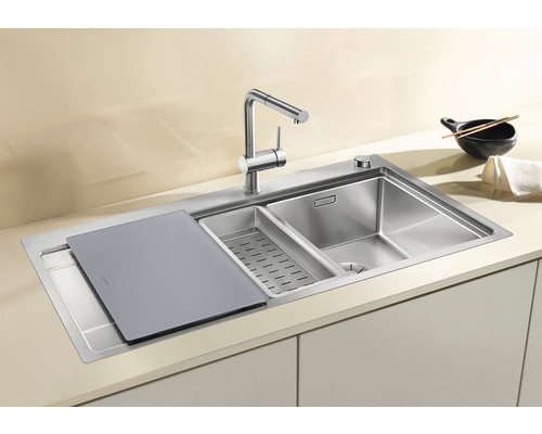 Évier de cuisine en acier inoxydable avec planche à découper, égouttoir et robinet