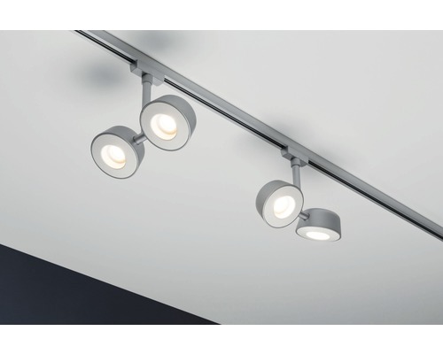 Deckenschiene mit vier Strahlern zur flexiblen Beleuchtung