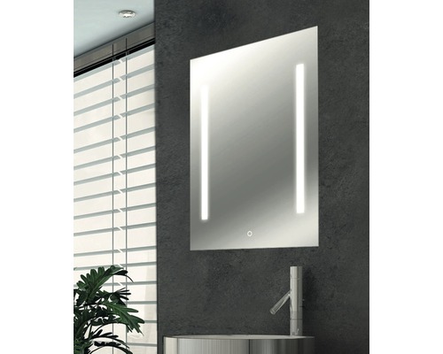 Rechteckiger Badezimmerspiegel mit LED-Beleuchtung