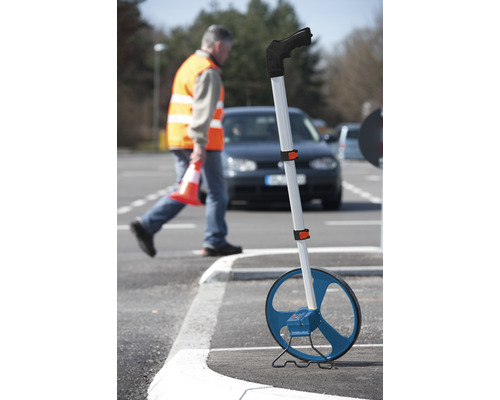 Radmessgerät zur Entfernungsmessung auf Asphalt