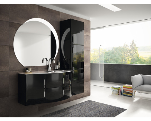 Helles Badezimmer mit schwarzem Waschtisch, rundem Spiegel und Hochschrank