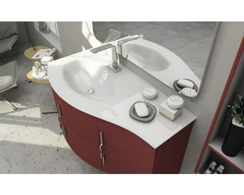 Meuble-lavabo avec armoire, lavabo, robinet et miroir dans la salle de bain