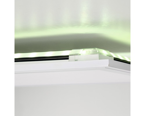 LED-Streifen unter einem Schrank