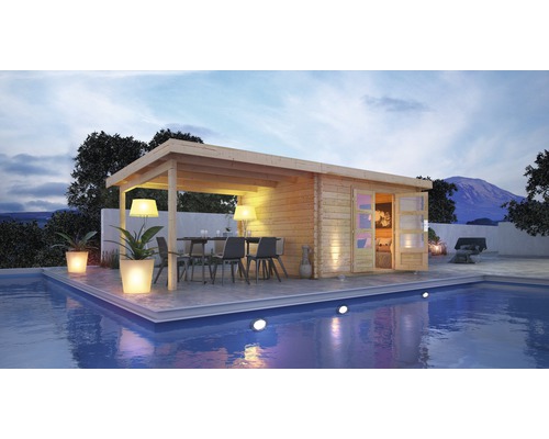 Holzgartenhaus mit überdachter Terrasse und Pool