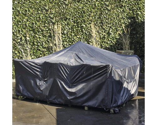 Gartenmöbel mit Schutzhülle