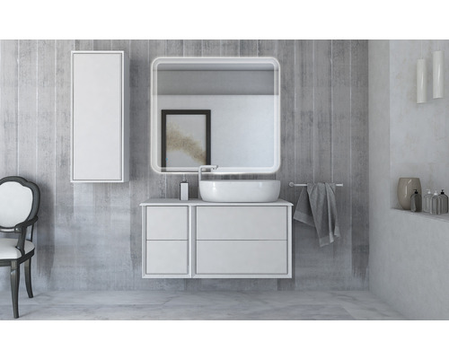 Badezimmer mit Waschbecken, Unterschrank, Spiegelschrank und Spiegel