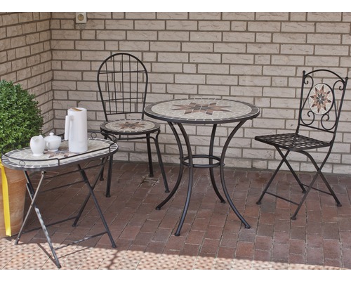 Gartenset mit Mosaiktischplatte und Stühlen aus Metall