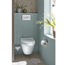 Modernes Badezimmer mit hängendem WC, Toilettenbürste und Papierhalter