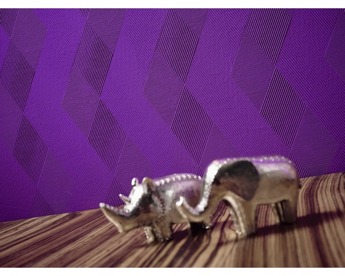 Tapete mit geometrischem Muster und Tierfiguren