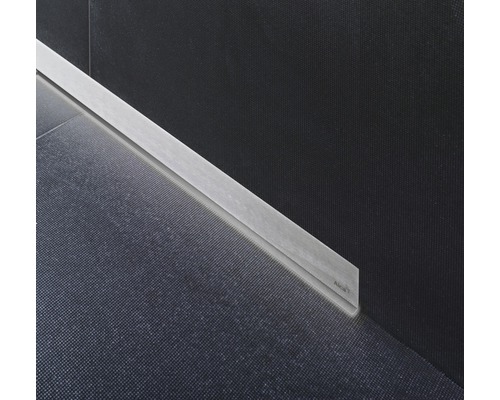 Edelstahl Duschrinne an einer Wand