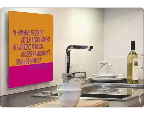 Panneau décoratif avec citation dans une scène de cuisine